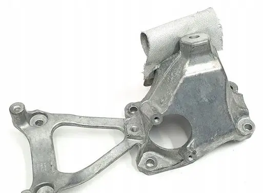 Engine mounting bracket