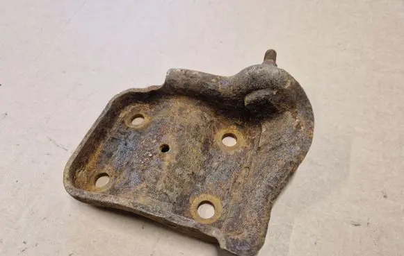 Isuzu D-Max Front shock absorber mounting bracket 