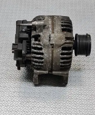 Renault Modus Generator/alternator 8200390675 14V65120A 0124425037