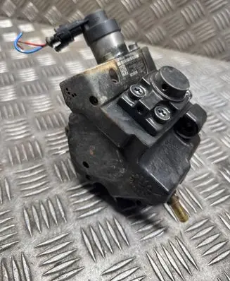 Nissan Qashqai Fuel injection high pressure pump 0445010250 9476422 8201045496