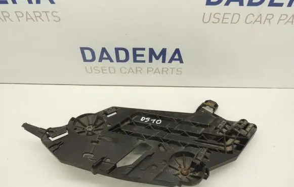Skoda Octavia Mk2 (1Z) Headlight/headlamp mounting bracket 17035201 DS10