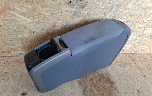 Toyota Prius (NHW20) Armrest 