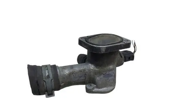 Volkswagen PASSAT B5 Engine coolant pipe/hose 038121133A