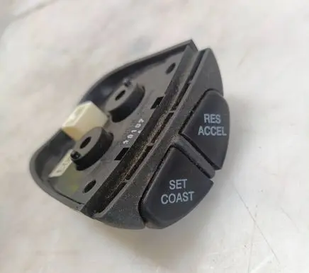 Hyundai Santa Fe Steering wheel buttons/switches 9670026000