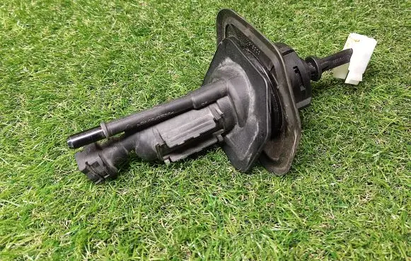 Ford Focus Clutch master cylinder 3M517A543BE