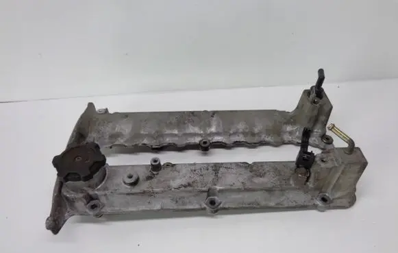 Mitsubishi Pajero Rocker cam cover 