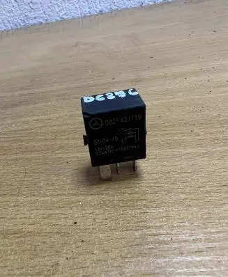 Mercedes-Benz A W168 Other relay 0025421119 D6876
