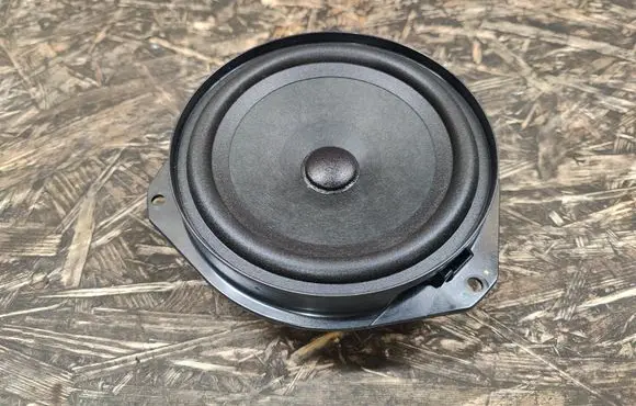 Alfa Romeo Stelvio Rear door speaker 00505473920