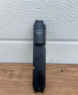 Mercedes-Benz S W220 Passenger airbag on/off switch A2208218458 03757050