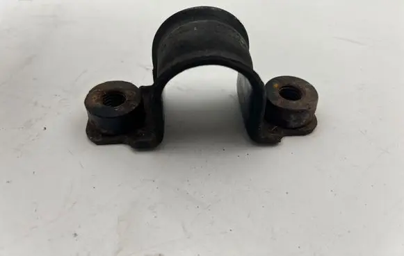 Ford Edge II Sway bar bush bracket, front 