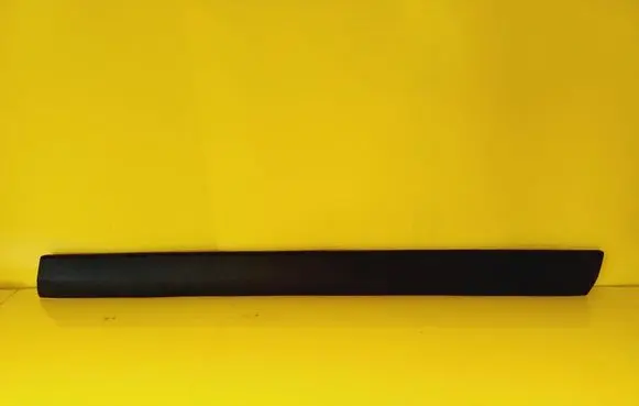 Volkswagen PASSAT B5.5 Front door trim (molding) 3B0854940B