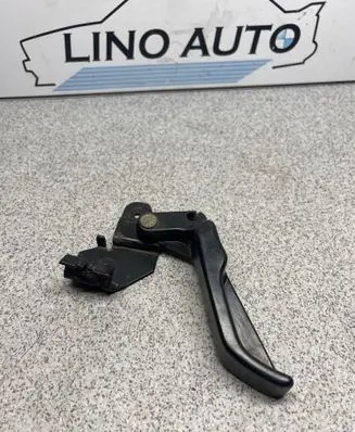 BMW 3 E30 Engine bonnet (hood) release handle 1888479