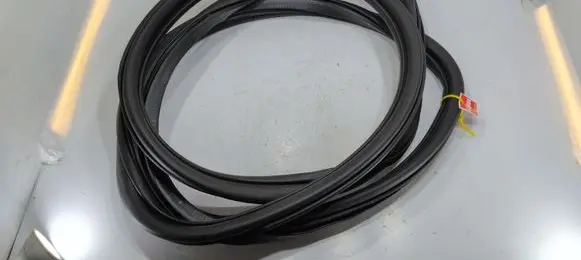Volkswagen Sharan Rear door rubber seal (on body)