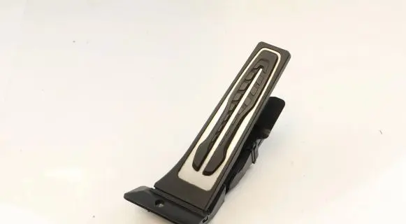 BMW 5 G30 G31 Accelerator throttle pedal 6871053