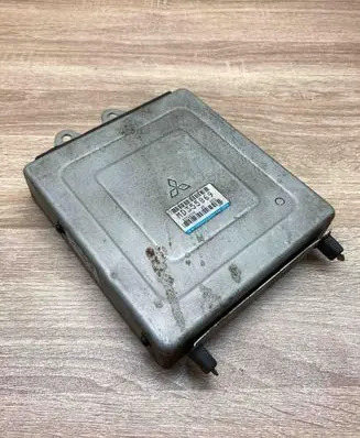 Mitsubishi Carisma Engine control unit/module ECU MD355869 E2T68375 USED