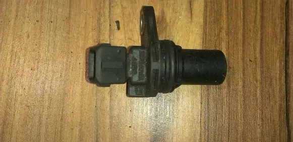 Ford Mondeo MK I Crankshaft position sensor 12K073A1E