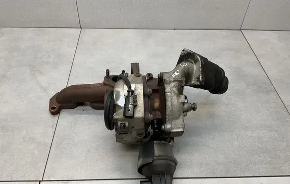 Audi Q3 8U Turbo 03L253056G