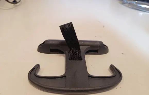 Audi A4 S4 B8 8K Tie down hook / loop 6Y5867615C