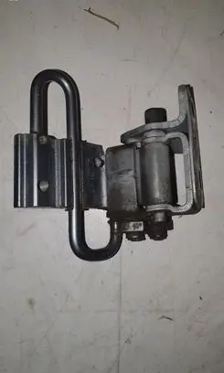 Audi A6 S6 C5 4B Front door lower hinge 480833411E