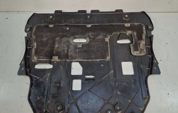 Volvo XC40 Engine splash shield/under tray 8892069445