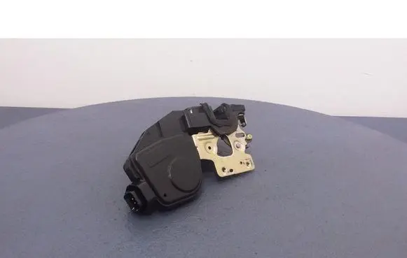 Hyundai Tucson JM Front door lock 