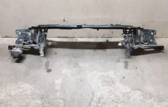 Volvo XC90 Top upper radiator support slam panel