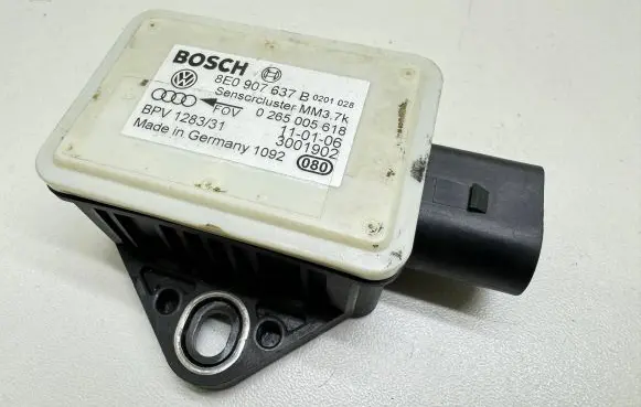Audi A4 S4 B7 8E 8H ESP acceleration yaw rate sensor 8E0907637B 3001902 0265005618