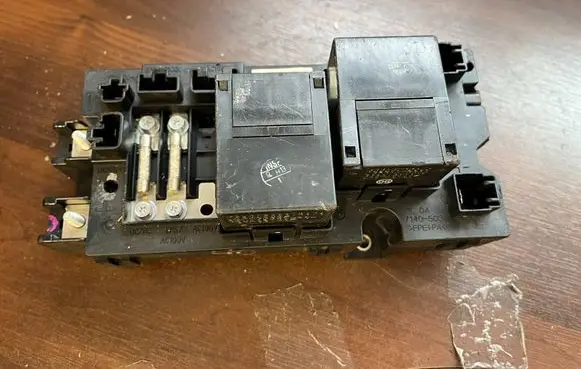 Toyota Prius (XW30) Relay mounting block G92Z128010