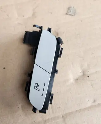 Mercedes-Benz C W205 Seat heating switch A2139057502