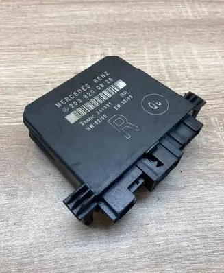 Mercedes-Benz C W203 Door control unit/module 2038200826