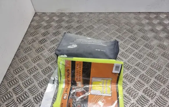 Audi A4 S4 B5 8D First aid kit 