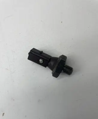 Volkswagen PASSAT B6 Oil pressure sensor 038919081H