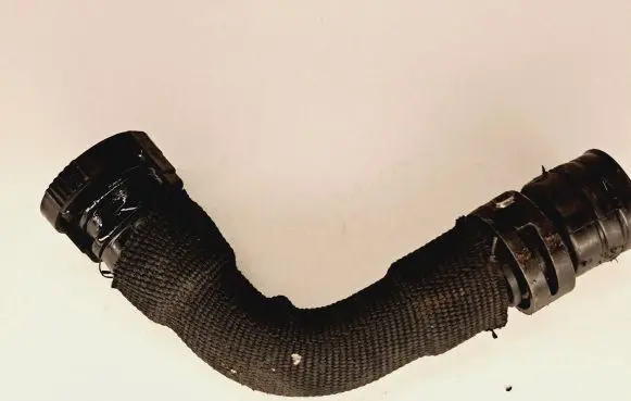 Volkswagen PASSAT B6 Breather hose/pipe 038103493