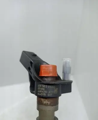 Volkswagen Phaeton Fuel injector 0445115037