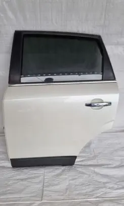 Chevrolet Captiva Rear door