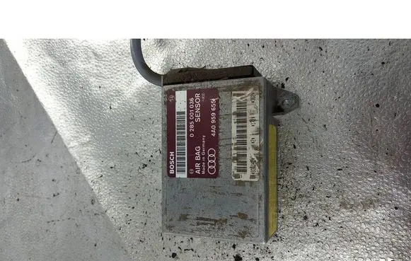 Audi 80 90 S2 B4 Airbag deployment crash/impact sensor