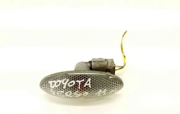 Toyota Verso-S Front fender indicator light 8173002080