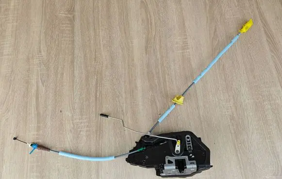BMW 4 G22 G23 G24 G26 Front door lock 7445044