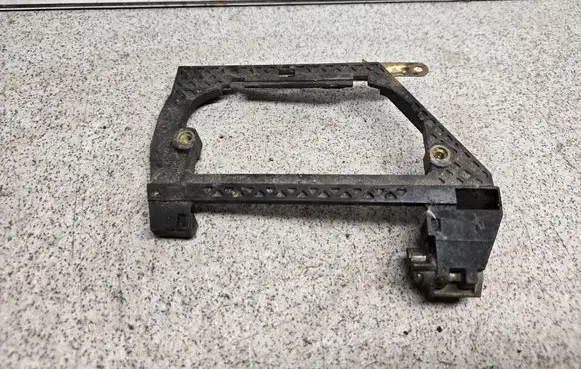 BMW 7 E38 Rear door exterior handle/bracket 51228245346