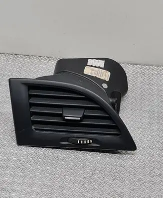 Renault Megane III Dashboard side air vent grill/cover trim 1843021