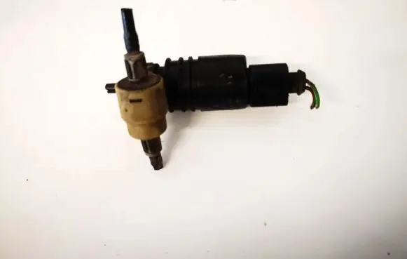 Volkswagen Golf IV Windscreen/windshield washer pump