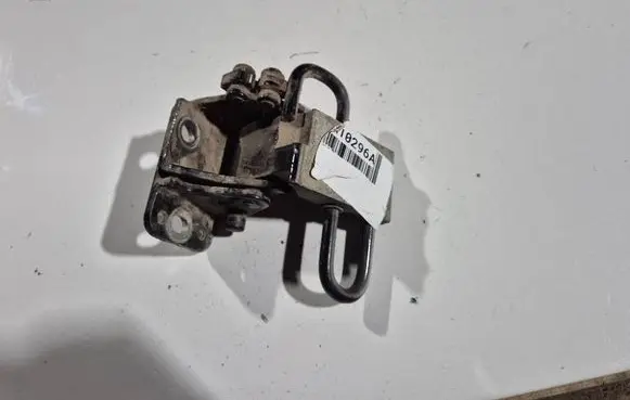 Audi A4 S4 B6 8E 8H Rear door lower hinge