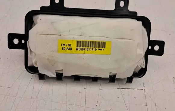 KIA Sportage Passenger airbag 845303U000 SLP1AF7R3D2616