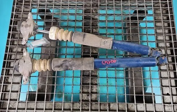 Rear shock absorber/damper