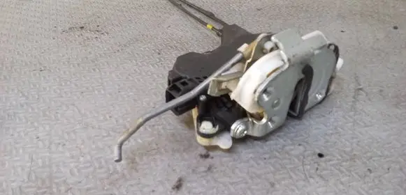 Mitsubishi Lancer VIII Rear door lock