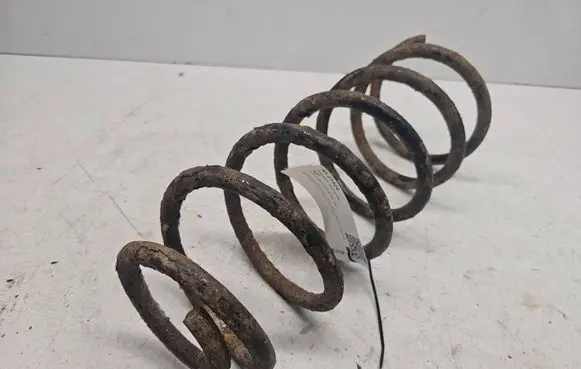 Volkswagen Golf IV Front coil spring