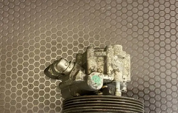 Citroen C5 Power steering pump 9637000880