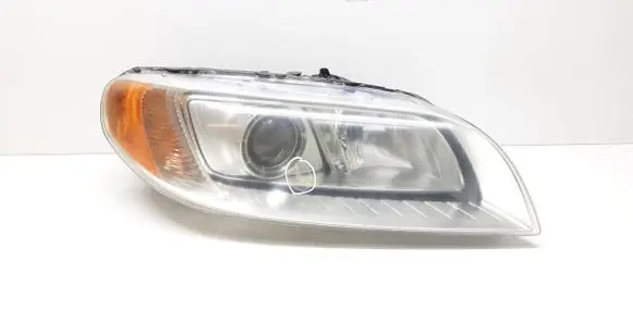 Volvo V70 Headlight/headlamp 31214348