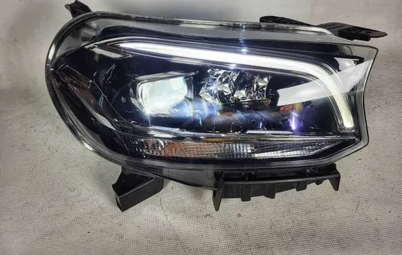 Mercedes-Benz X-class W470 Headlight/headlamp A4709060900 260105XB1C