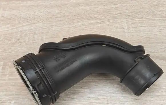Chevrolet Orlando Air intake hose/pipe 95048393